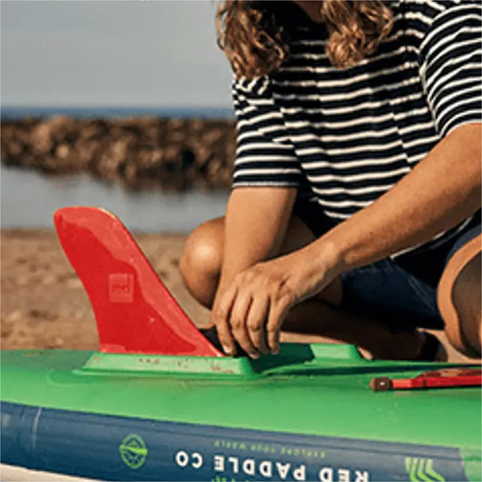 2024 Red Paddle Co 13'2 Voyager Plus Stand Up Paddle Board, Bolsa, Remo, Bomba y Correa - Paquete Hbrido Resistente